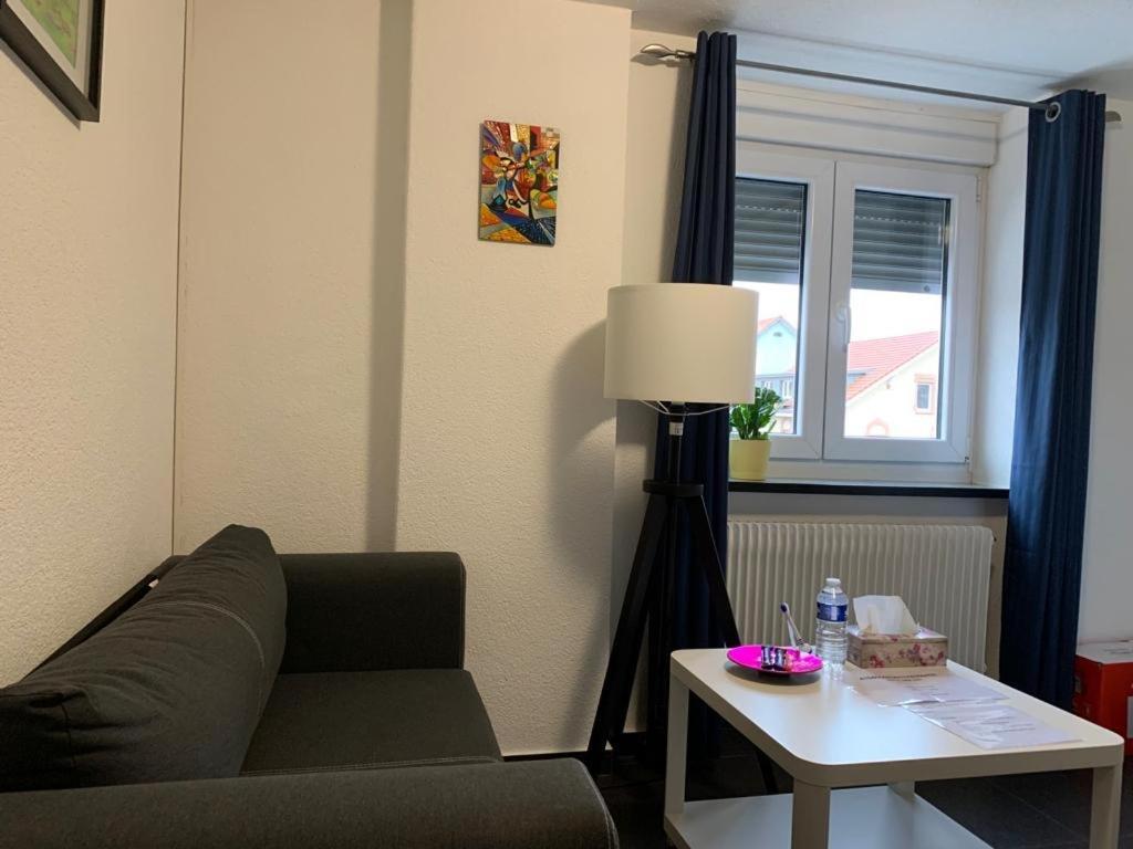 Guenstige Zimmer-Unterkunft Zimmer Mit Gemeinschaftsbad Lorrach Exterior photo