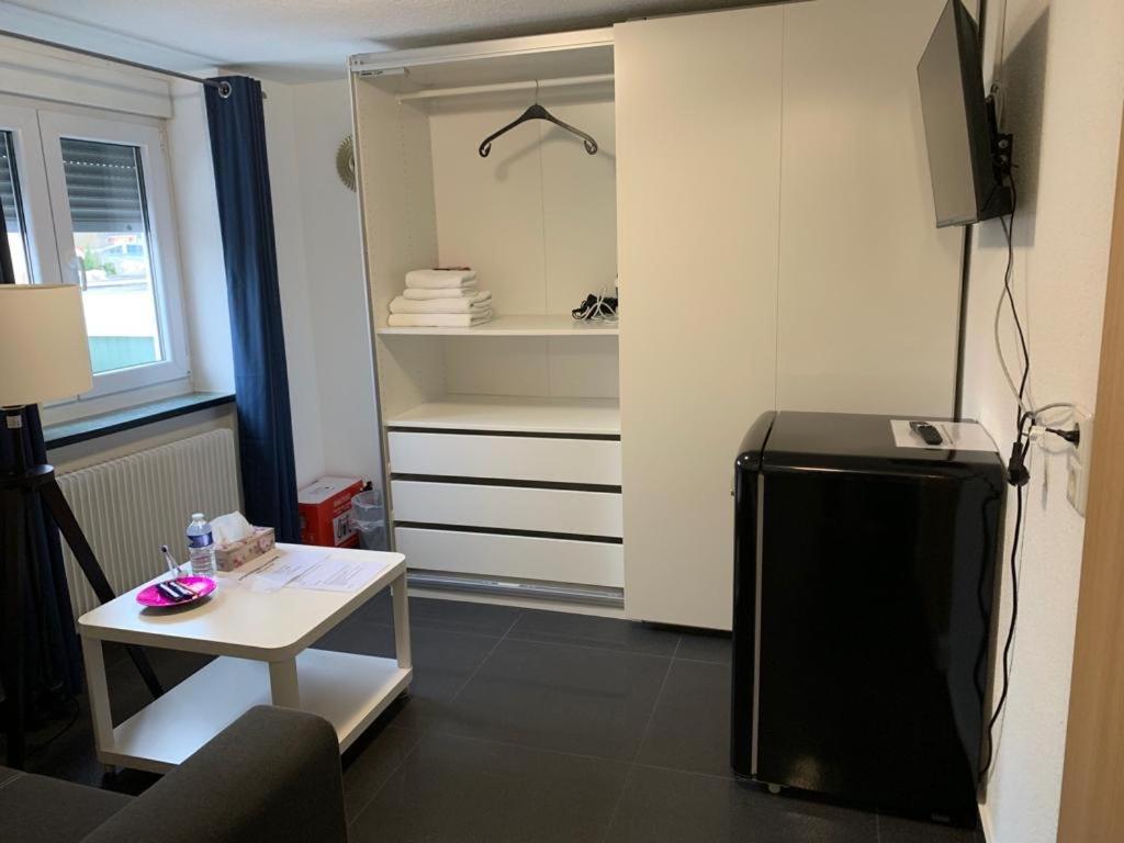 Guenstige Zimmer-Unterkunft Zimmer Mit Gemeinschaftsbad Lorrach Exterior photo